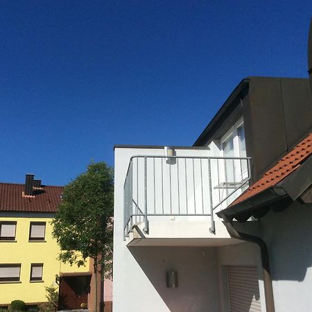 Studio Ochsenfurt Mit Sonnigem Balkon Apartment Exterior foto